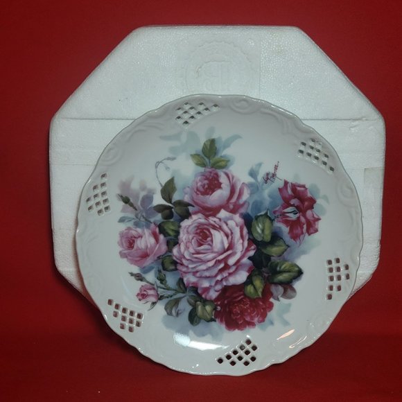 Bradford Exchange Classic Roses Magic in Mauve Lyn Moser Decorative Plate 1996 - Picture 4 of 10